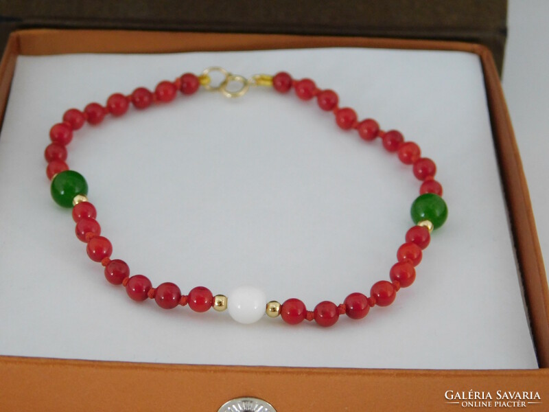 18K gold red and white coral bracelet with jade stones and 18K gold balls in red-white-green colors