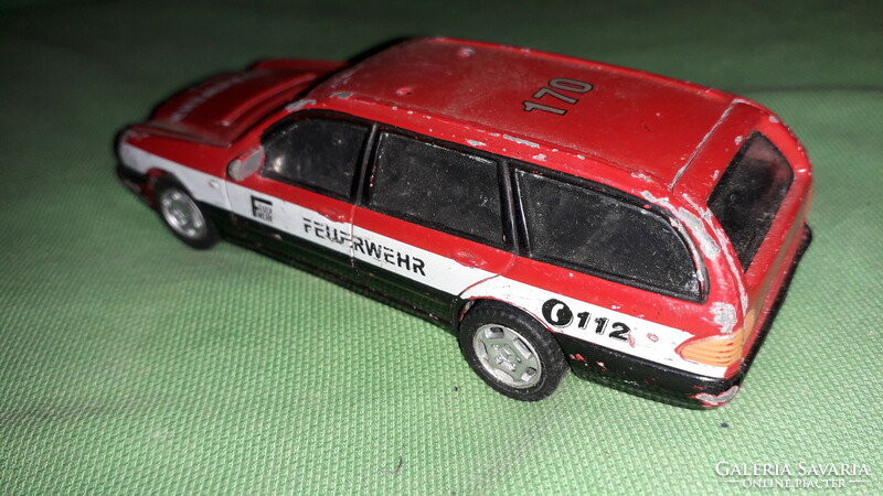 Retro HONGVELL 1:43 tűzoltó parancsnoki MERCEDES BENZ 330 T fém autó a képek szerint