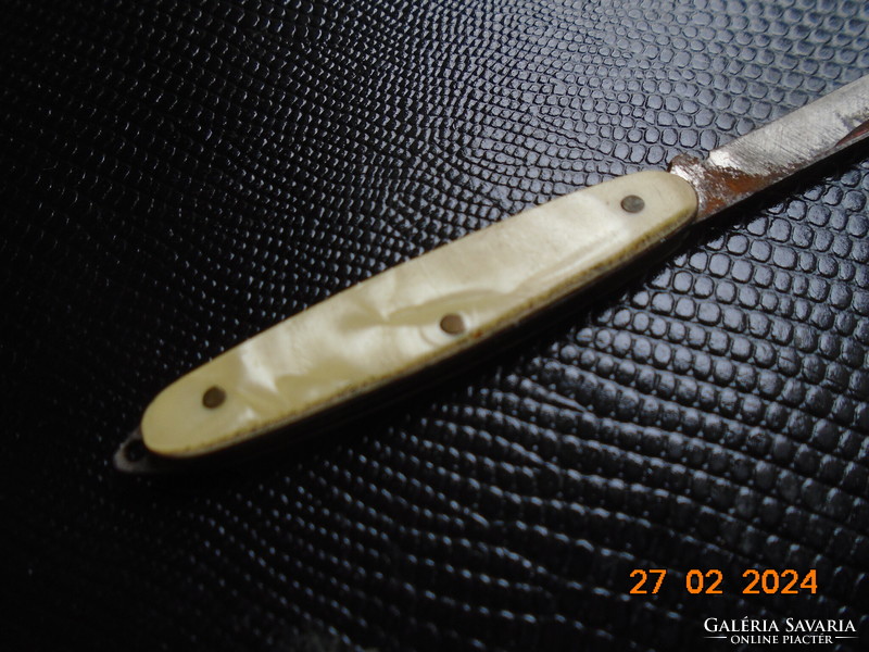 Antique mother-of-pearl handle pocket knife