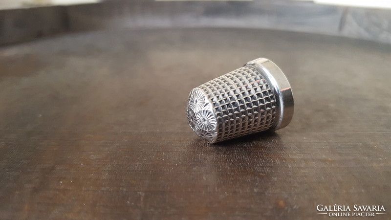 Antique English sterling silver thimble