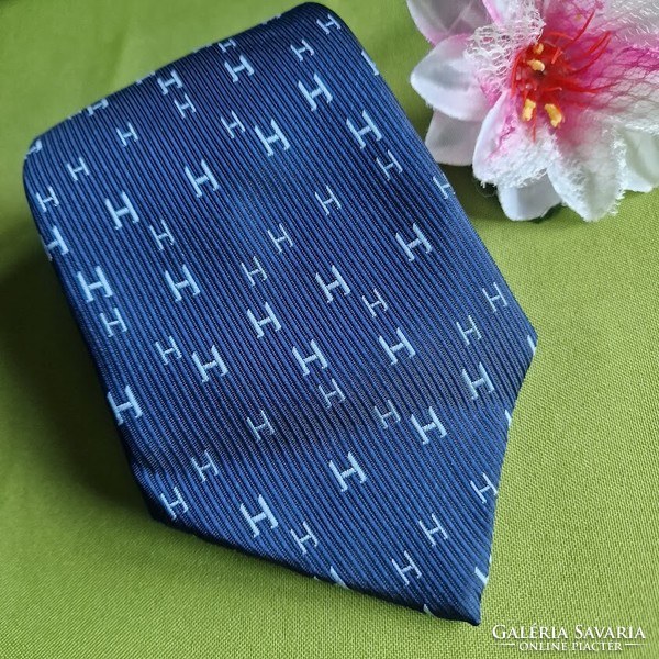 Wedding nyk42 - letters h on a dark blue background - silk tie