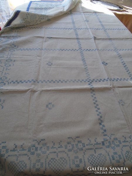 155 X 123 xm unstitched linen tablecloth.