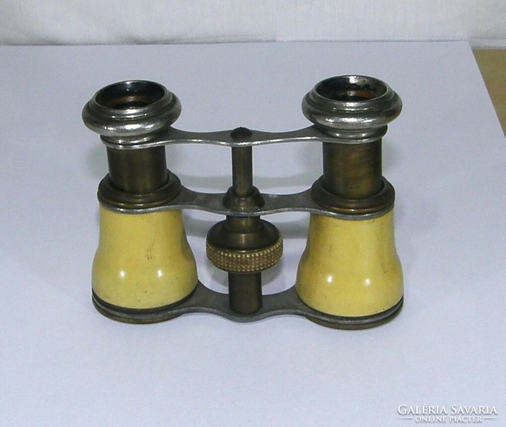 Opera glasses