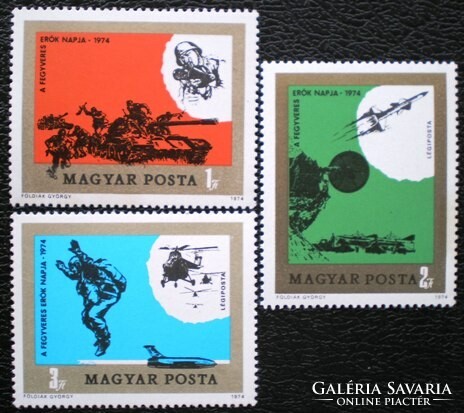 S2983-5 / 1974 A Fegyveres Erők Napja bélyegsor postatiszta