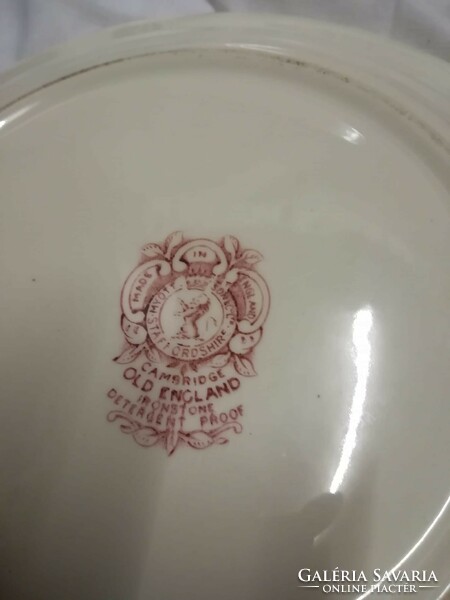 Cambridge Old England meggybordó színű lapos tányér