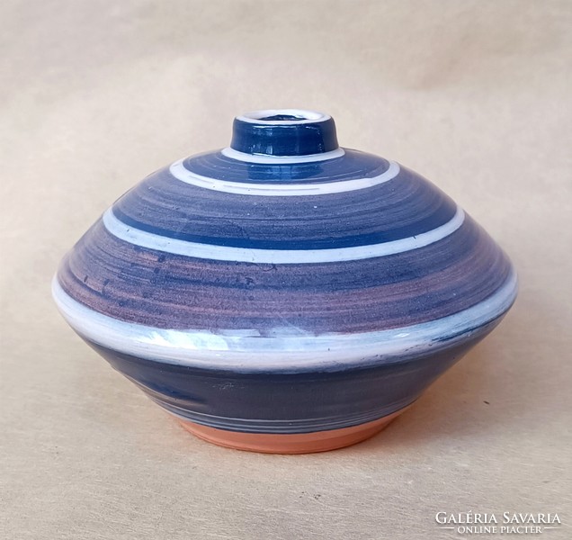 UFO vase