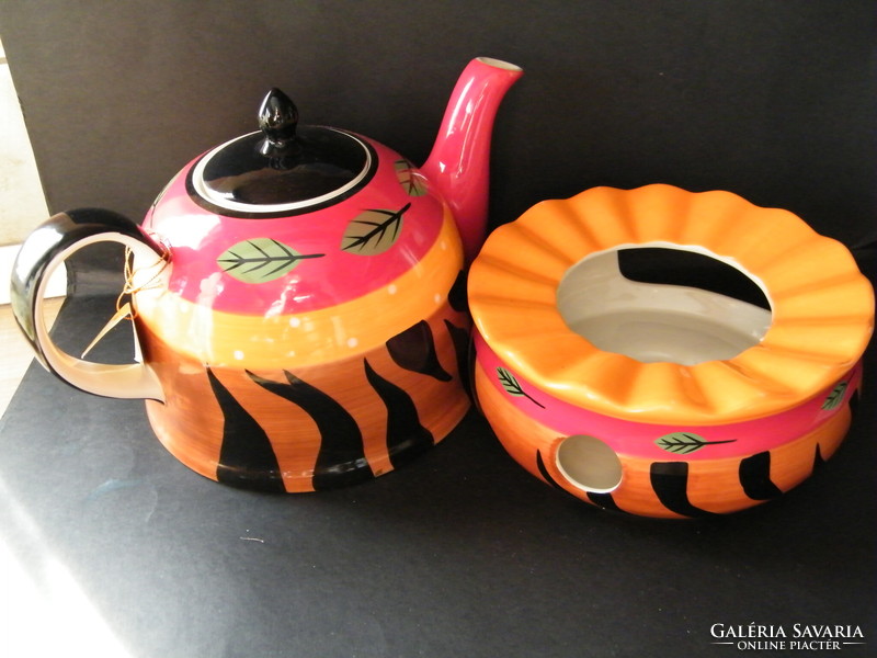 Cha cult Sarabi porcelain teapot and warming base