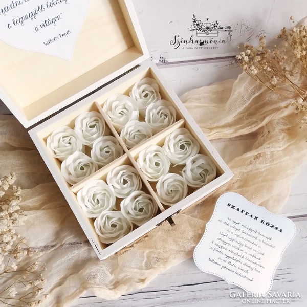 Handled box with soap roses - limited edition