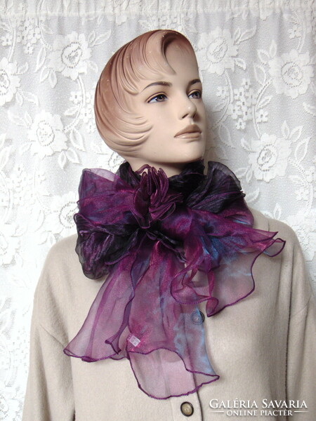 Beautiful romantic fidres-ruffled organza scarf