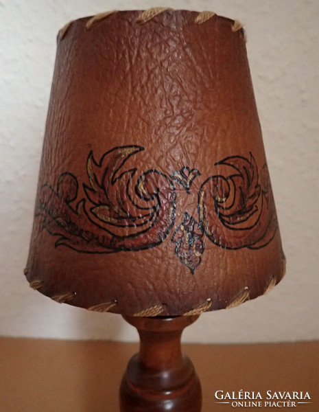 Vintage fa talpú asztali hangulat lámpa pergamen bőr ernyő búra lámpaernyő lámpabúra hangulatlámpa