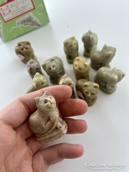 12 handmade. Jade cat figurine