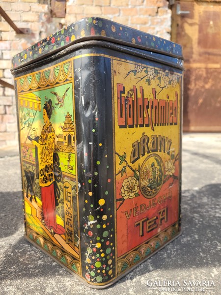 Beautiful large antique tin tin box