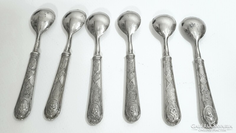 Art Nouveau style silver (?) Handled tea spoon set