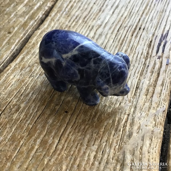 Carved sodalite mineral pig