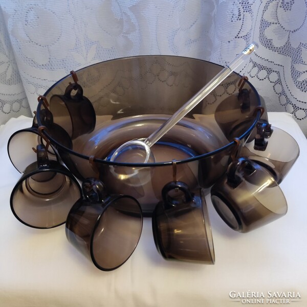 Glass serving set 1 large bowl and 8 glasses (+8 hangers and a spoon)