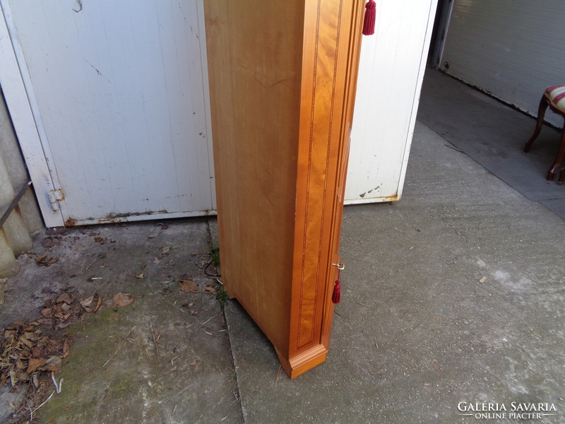 Selva inlaid corner cabinet