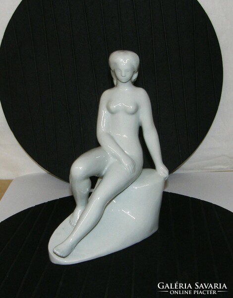 Pál Mihály's porcelain female nude - imprinted in mass