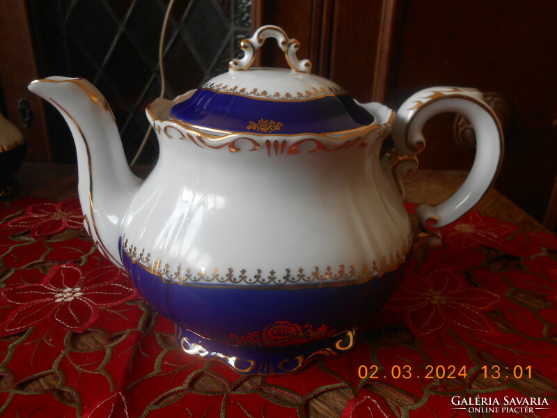 Zsolnay pompadour i tea pourer