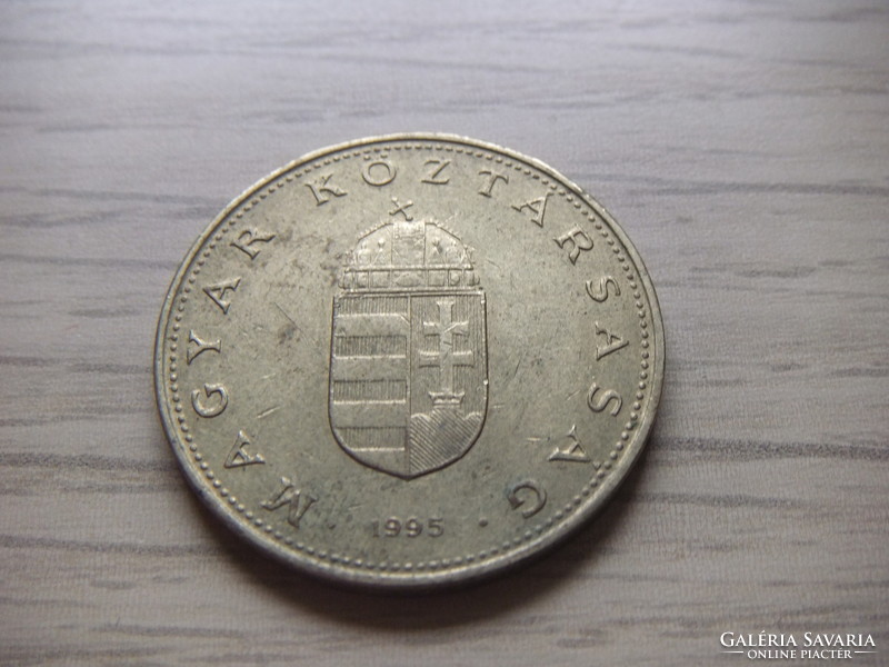 100   Forint    1995    Magyarország