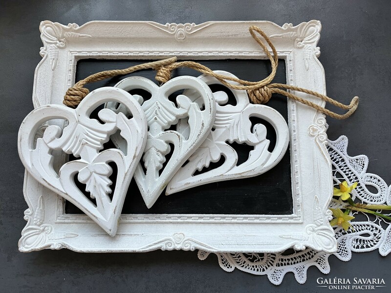 White wooden decorative heart 14x17 cm