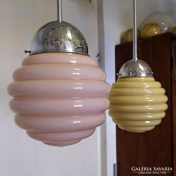 Art deco - Streamline mennyezeti lámpa pár felújítva - rózsaszín és krémszínű "hurkás" búra