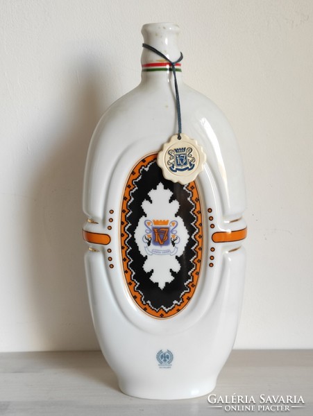 Várda oh peach brandy bottle. Hóllóháza porcelain.