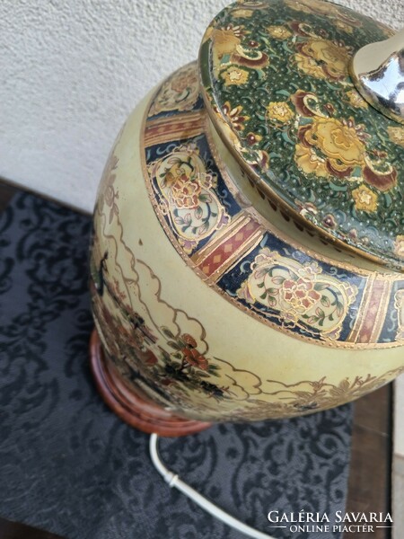 Chinese porcelain table lamp negotiable.