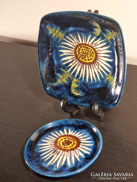 * 2 Hindelanger ceramic bowls with a blue base color and painted with snow grass