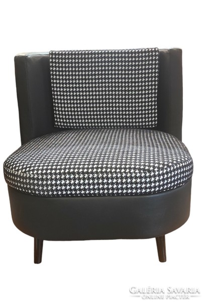 Design curved armchair