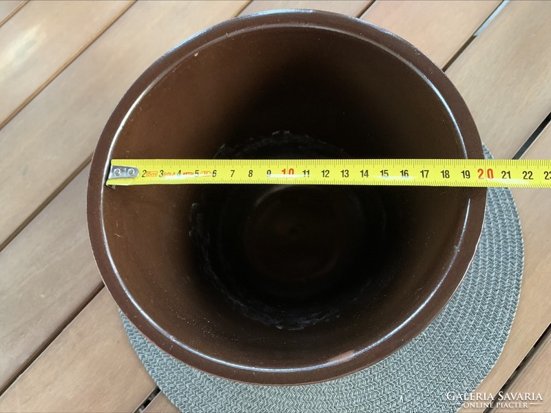 Large brown pot from Hódmezővásárhely 17.5 x 21 cm.
