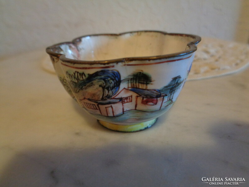Japanese enameled bowl, hand painted, on a red copper plate base, 51 x 31 mm, approx. 200 years old