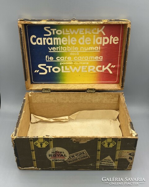 Rare wooden advertising box in the form of a stollwerck travel box