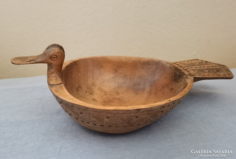 Duck drinking bowl / bowl carved wood carving