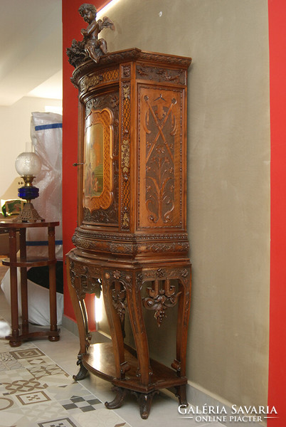 Barokk stílusú kabinet szekrény, tálaló