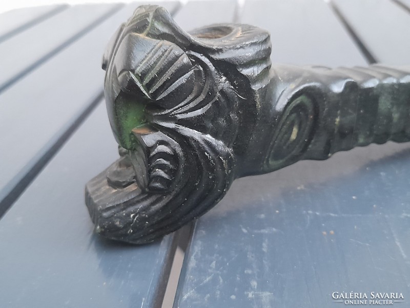 HUF 1, a very rare pipe perhaps made of jade stone or some green stone