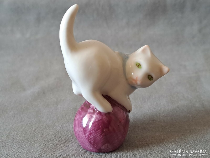 RITKA  GYŰJTŐI! Hibátlan Herendi labdázó cica / macska porcelán figura