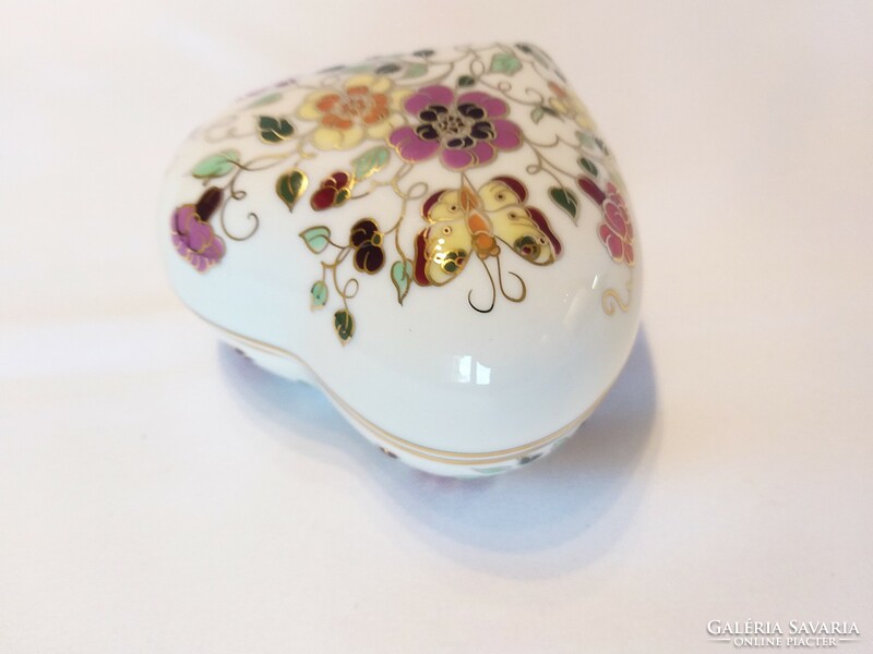 Zsolnay butterfly big heart bonbonier / jewelry holder. Flawless!