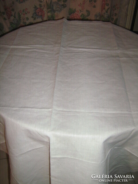 Beautiful elegant toledo patterned woven tablecloth