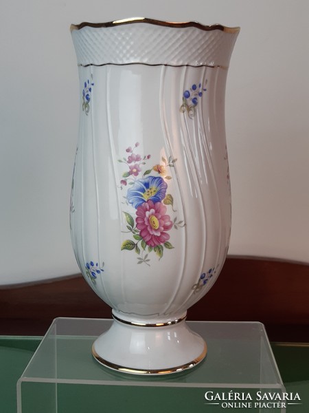 Raven's house, morning glory patterned vase