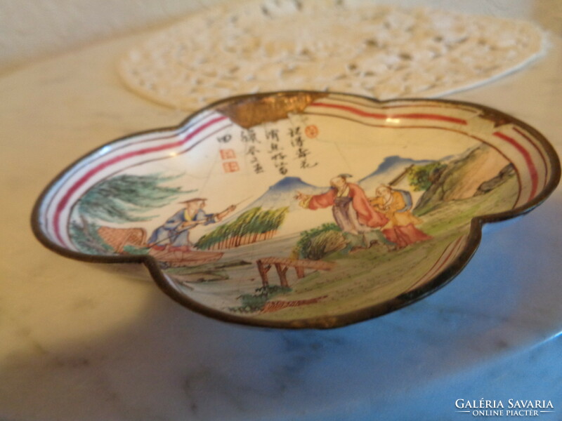 Kézzel festett , jelzett , Japán zománcozott  tálka , vörösréz lemez alapon , kora kb  200 éves