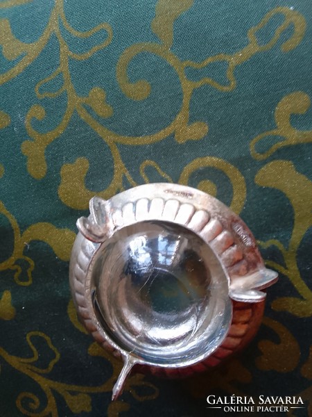 Patinás ezüstözött fűszertartó üvegbetéttel, kis ezüstözött tálcával és ezüstözött kiskanállal