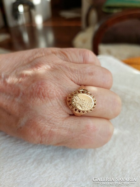 Antique gold ring