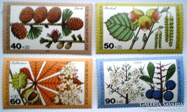 BB607-10 / Németország - Berlin 1979 Népjólét : erdei virágok, gyümölcsök bélyegsor postatiszta