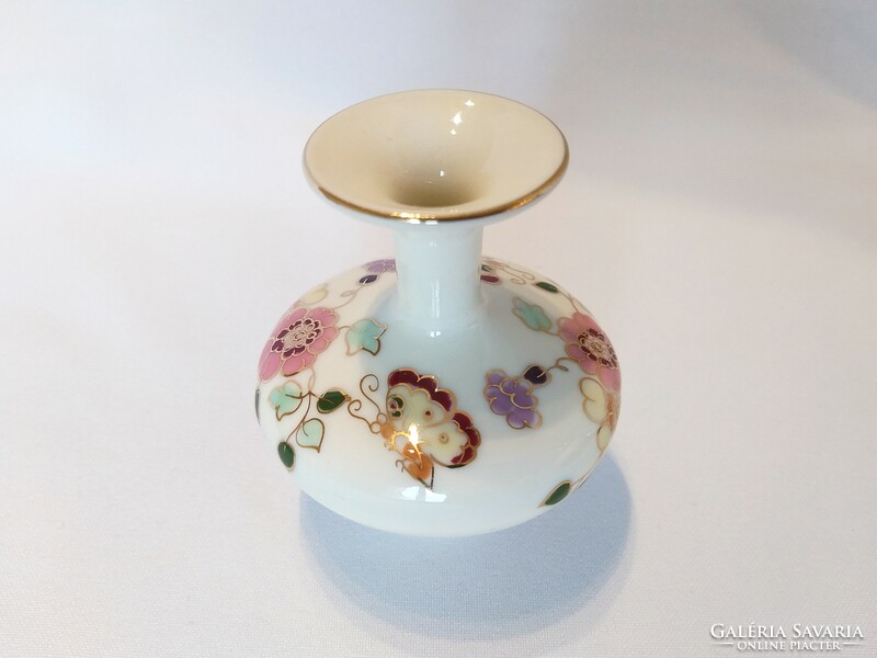 Small butterfly vase with a narrow neck by Zsolnay. In new condition! (No.: 24/251.)
