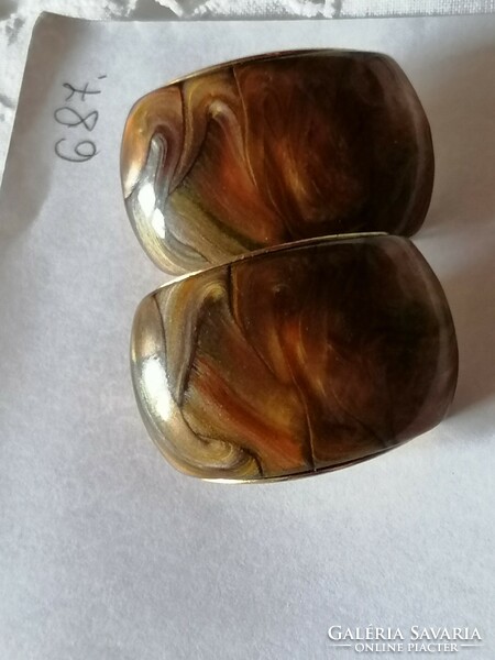 Retro, very showy, large ear clip 687.