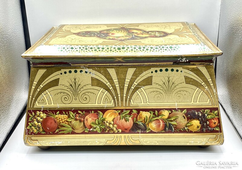 A rare candied fruit metal box from around 1910 in the art nouveau style