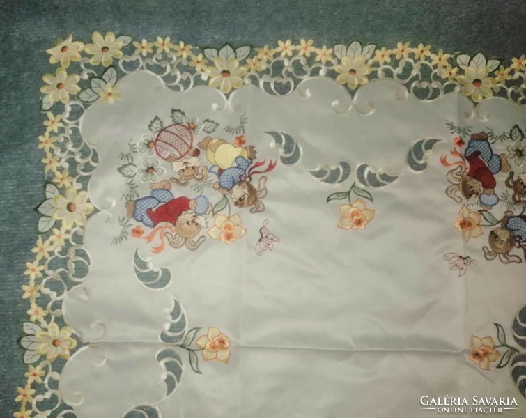 Easter bunny tablecloth, never used! 85*85 cm