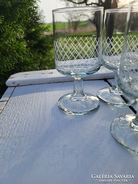 Retro wine glass set