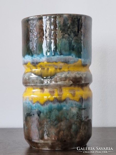 Fórizsné Sárai Erzsébet iparművészeti kerámia váza - élénk színvilággal
