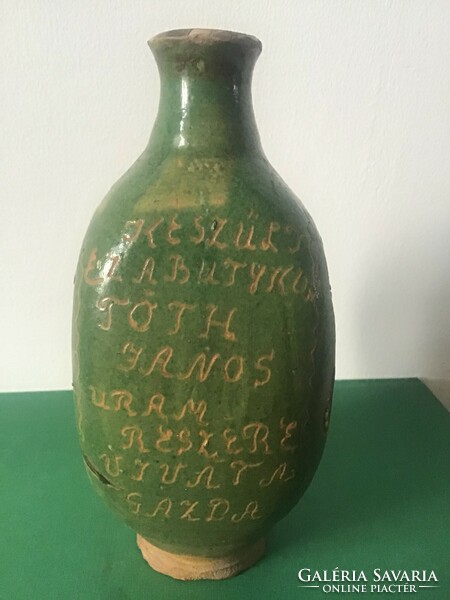 Folk ceramic vintage butella mezkotsak